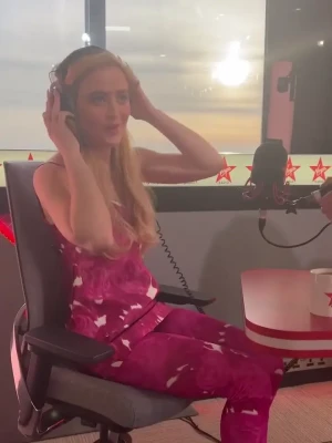 kathrynnewton - Play with my pussy and then let's play games 😜