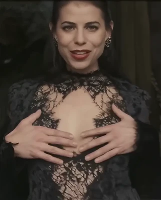 laurabaileyvo - Want to wrestle?
