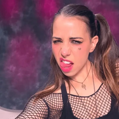laurabaileyvo - Would you want to play with me??