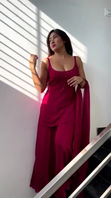 sofia9__official - Would you fuck me im the gym shower?