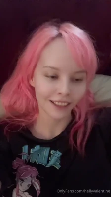 hellyvalentine - I love stripping and showing off my thicc body 🤭