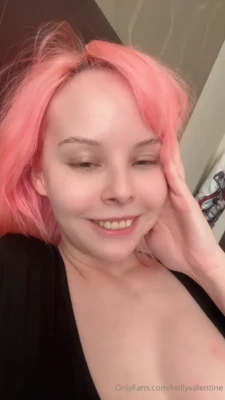 hellyvalentine - smells so fucking good