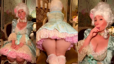 pieceofpattycake - Elf is getting naughty 😏🔥  Are you gonna join in or silently