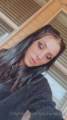 mirandahmarie - Do you want to see me get it in this position?