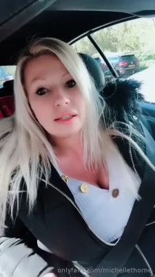 michellethorne - Tell me your best holiday sex stories, I’m horny 👅