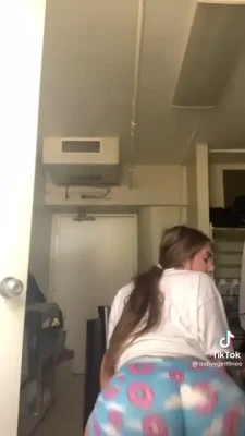 babyygirllfinee - Velma just ends up having to do everything herself!