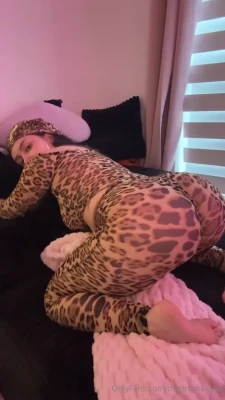 bbystar - I would love to send you the entire lot of my photo shoot! Message me