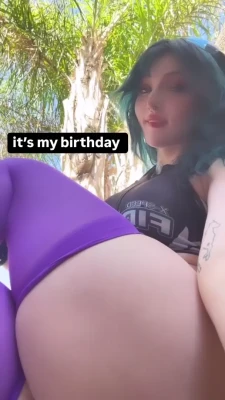 anabellejoy - Oh don’t mind me. I’m just casually walking around with my
