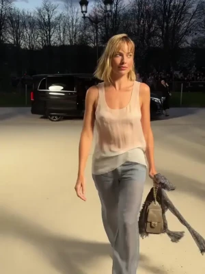 margotrobbie - cum closer 😘