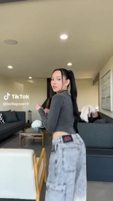 bellapoarch - Me encanta este picadero para ir a follar😁🥰😘😗