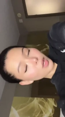 bellapoarch - What's your favorite color baby?☺️👅❤️