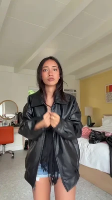 aimeejaihall - Do you wanna do it in the bathroom?