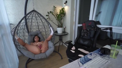 murmuriell - Do you like hot buns?😏🍑