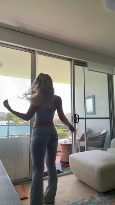 chelsea_pearce - Eat me :)