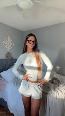 stephaniezustovich - what would u do to please me? wrong answers only
