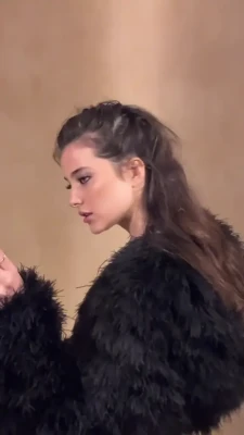 blanca.soler - Let this shy reindeer ride your dreams?