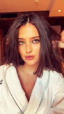 blanca.soler - Happy holiday weekend babes 🥰