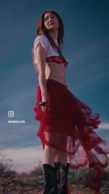 kimikoglenn - I’m your Noel momy