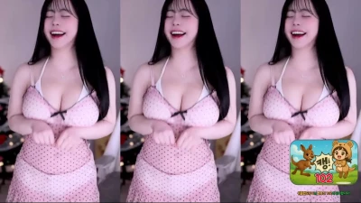kkkku96 - Sending out a special vid this month for Halloween! Which one should