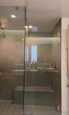 megnutt02 - Always cooling down baby 😜💦