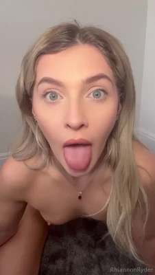 rhiannonryder1995 - Here's one of my live IG shows from earlier tonight ❤️ I ate some