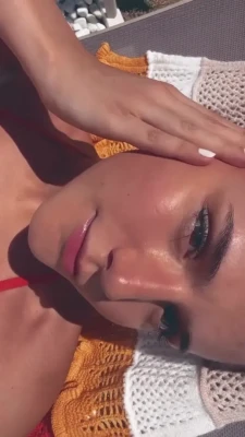 uc_4skcpxlvo4byixeej1vda - I like being kissed on my thighs