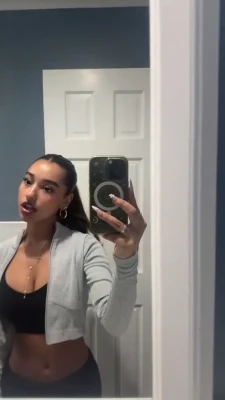 ashlee_almonte - My girls need attention 💋