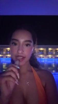 ashlee_almonte - Which is your favorite pic ? 🥺👄