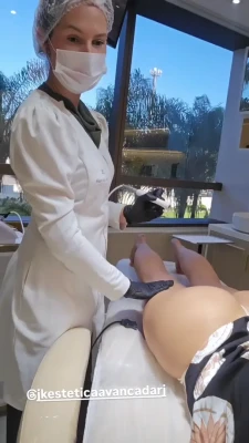 liviaandradereal - Keeping them soft 😚