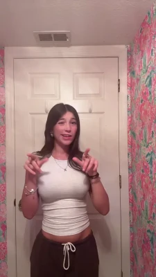 aliviagrace444 - Going to VS to buy some new panties!! 💓🥳✨💕✋🏼🤳🏼