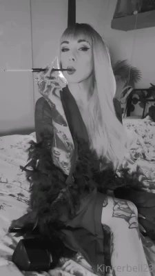 kinkerbell23 - Look in my eyes, baby😋😚