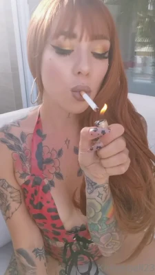 kinkerbell23 - The last of this set, lots of legs and booty 🥰 I hope everyone's