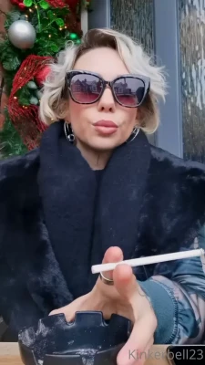 kinkerbell23 - Cumming Soon: Head Coach  A super hot video of me as a ditzy tits-out