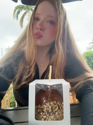 diovana_konigsreuter - not too chubby for you?