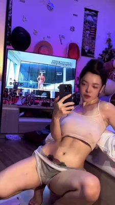 aine_boahancock - Meet my little friend.....