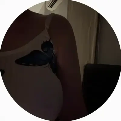 uckpnb4sque6yqfhmlevnn_w... - Leave $10 and comment below something you should NEVER SAY during