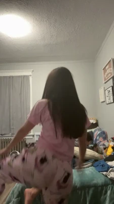 juliagyatson - Wish it was your cock I was sucking on 😍