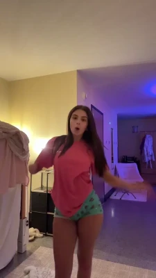 juliagyatson - Oh hello cutie patooties! Welcome all new subscribers and thank you