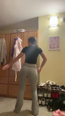 juliagyatson - Can I be your personal e-girl? 💕