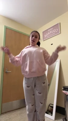 juliagyatson - Puss