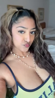 a.neesuh - Big juicy 🍑🍑🍑