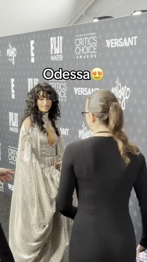 odessaazion - Swipe to the end for that full missionary pose 🙈