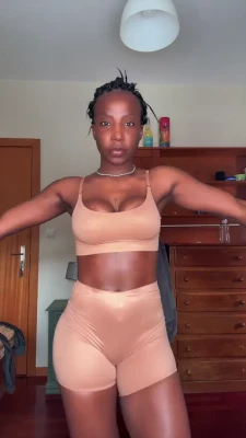 chocolaty.rj... - Some BIG booty on your timeline for Sunday Bumday 😘