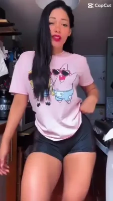 esthef.chavez - you see me at the gym in these shorts, wyd?