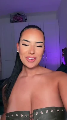 romyluisaa - Do you like when slutty little girls squirt and make a mess?