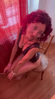 jazzz_mel_x - Tell me about your fetishes!😍 What gets you tingly?  Finish this