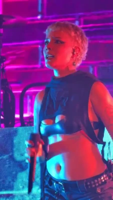 iamhalsey - Maybe I should have bought a bigger size😅