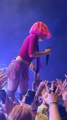 iamhalsey - booty cuddles?