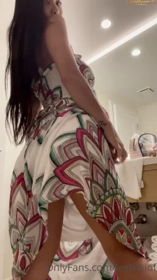 lexivixi - Who wish my feet was rubbing their cock with this lotion? 😝