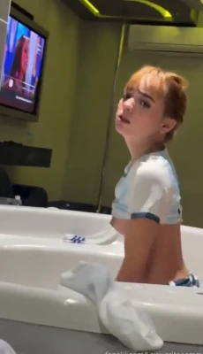 lawuerita00 - Suckin and fuckin? I need some please